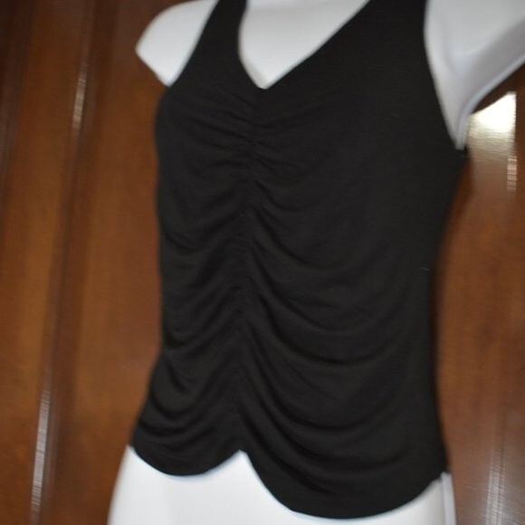 Jac Parker Sleeveless Blouse Size Medium Black Scrunched Tank Top - Picture 3 of 6